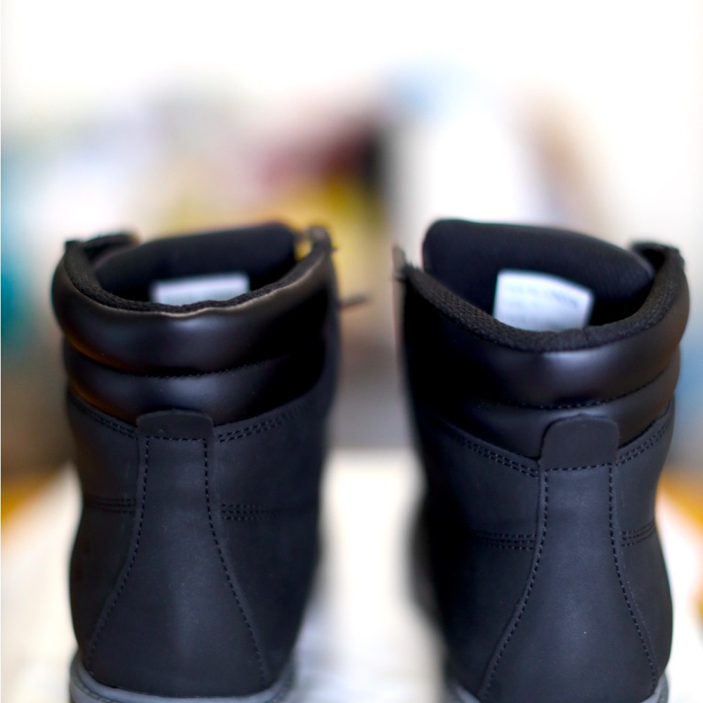 ROCAWEAR Boots . All black size 7 kids almost new . Worn less than 5 times